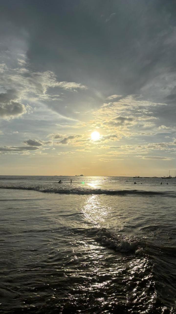 Tamarindo Beach, Prime Location, Fantastic Watersalt Pool & Cold Plunge, Family & Friends Kültér fotó