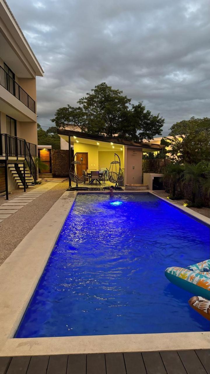 Tamarindo Beach, Prime Location, Fantastic Watersalt Pool & Cold Plunge, Family & Friends Kültér fotó
